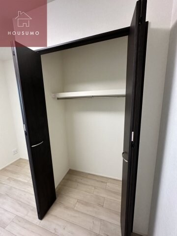 物件内観写真16　(収納豊富です)