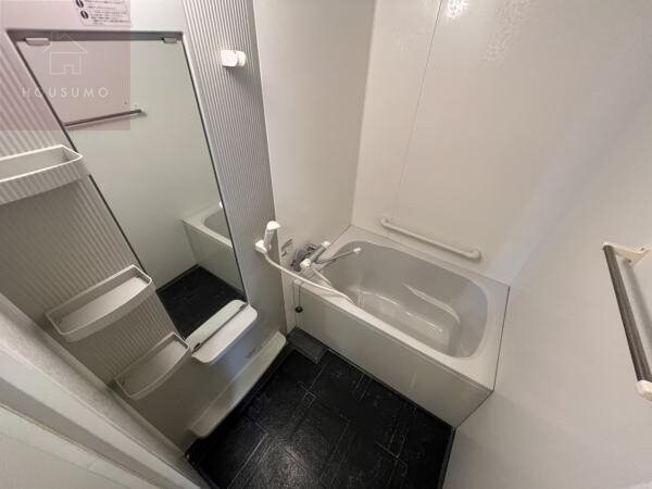 物件内観写真6　(きれいなお風呂です)