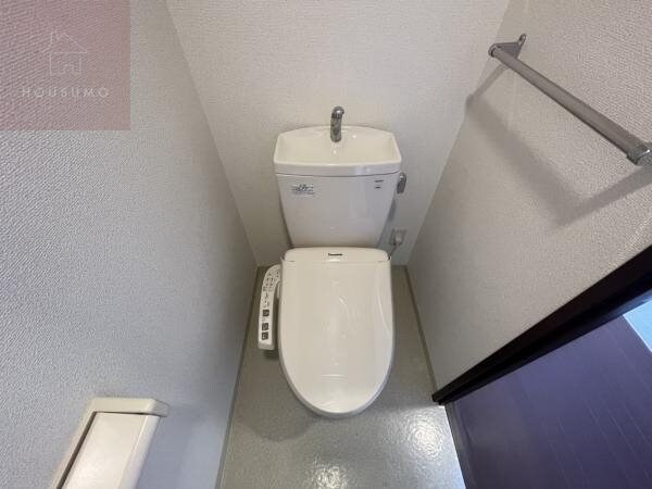 物件内観写真8　(清潔感のあるトイレです)