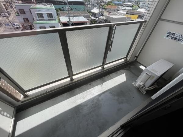 物件内観写真12　(落ち着いた時間を過ごせるバルコニーです)