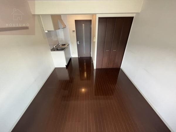 居室(こちらのリビングで趣味の時間をお楽しみください)