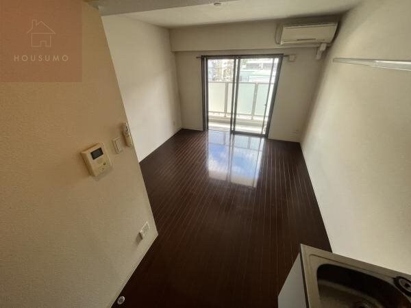 物件内観写真22　(こちらの居間で趣味の時間をお楽しみください)