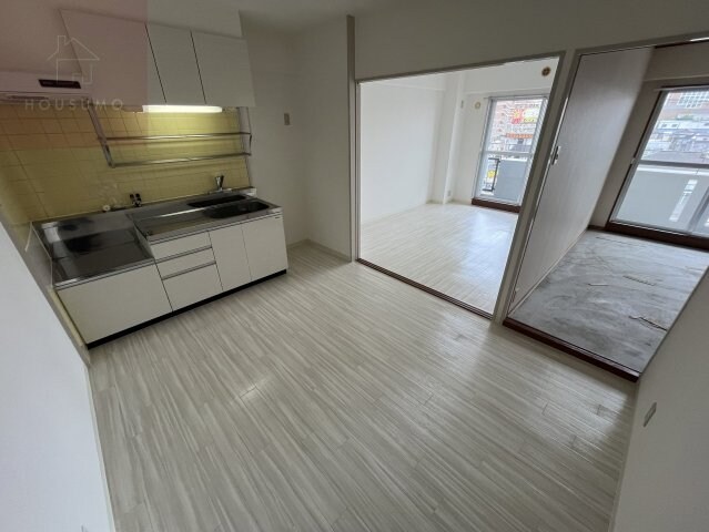 物件内観写真4　(ゆったり過ごせる居間です)