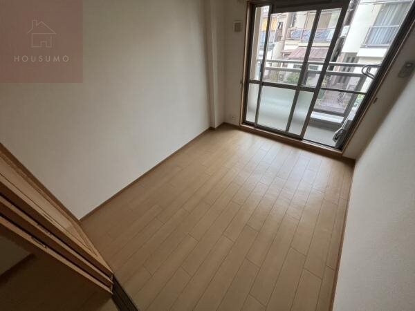 物件内観写真24　(子供のお昼寝に使えるお部屋です)