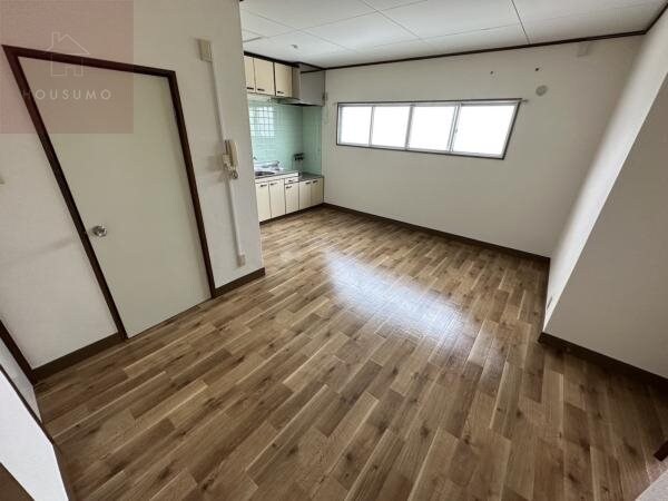 居室(ゆったりとした居間です)