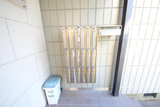 物件外観写真3　(建物の内部です)