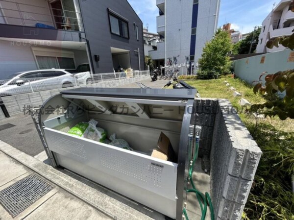 建物設備(敷地内ごみ置き場です)