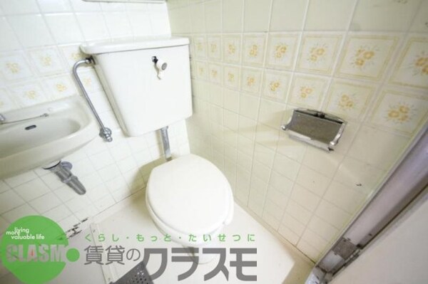 トイレ(落ち着いた色調のトイレです)