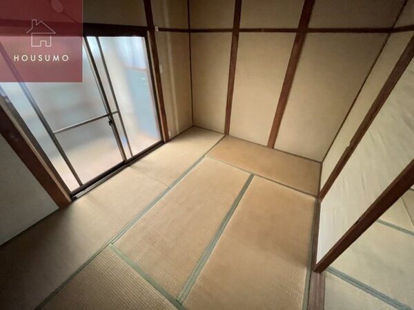 寝室(広くて明るい寝室)