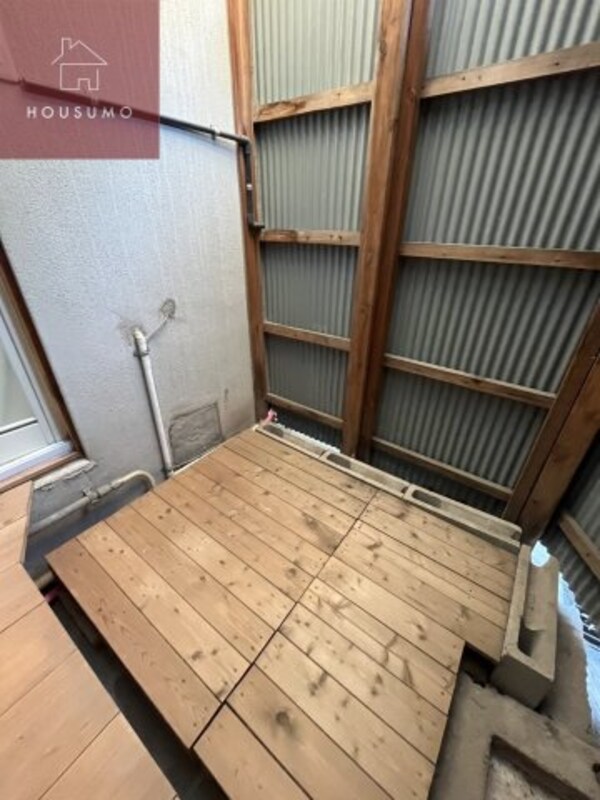 バルコニー(バルコニーからの眺めを楽しみながら食事をしませんか)