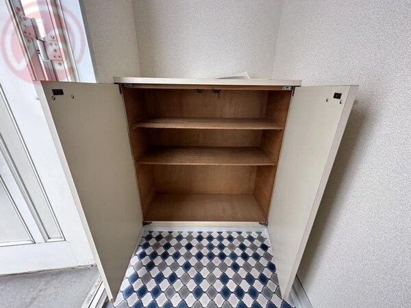 収納(小物を収納するのに便利です)