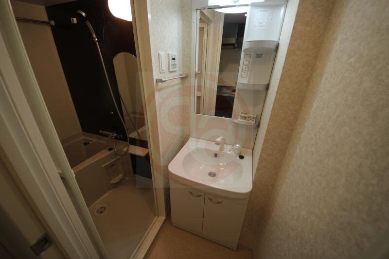 物件内観写真18　(明るい洗面所です)