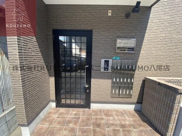 物件外観写真2　(建物の内部です)