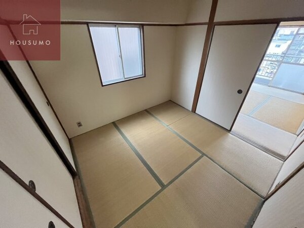 和室(和室があると、家にあたたかい雰囲気が生まれます)
