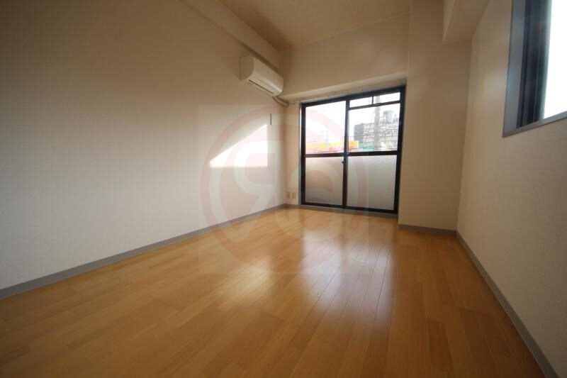 物件内観写真7　(おしゃれな居間です)