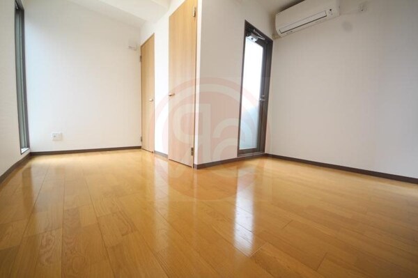 居室(ゆったり過ごせる居間です)