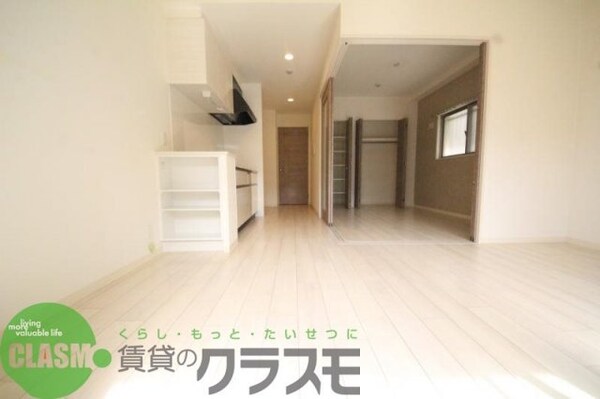 居室(おしゃれなリビングです)