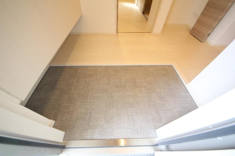 物件内観写真16　(シンプルで使いやすい玄関です)