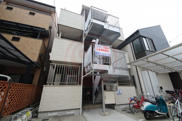 物件外観写真1　(外観もきれいです)