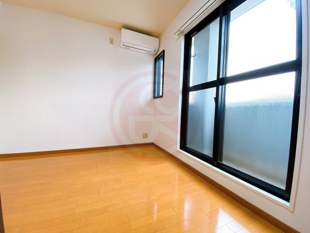 物件内観写真7　(使い勝手のいい洋室です)