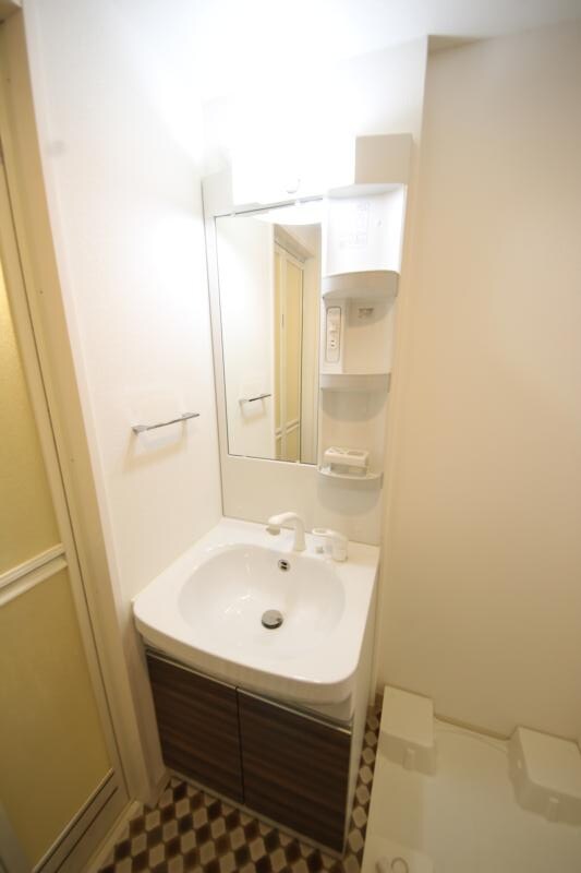 物件内観写真23　(独立洗面台、朝の身支度には欠かせません)