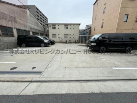 物件外観写真2　(駐車場完備です)