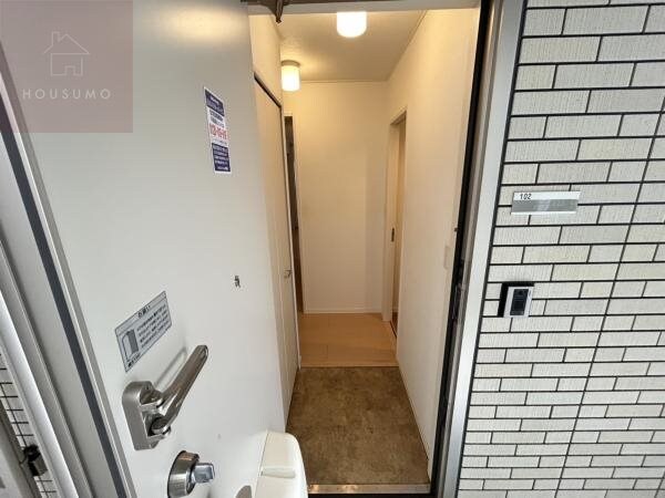 物件内観写真9　(きれいな玄関です)
