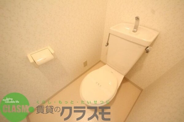 トイレ(コンパクトで使いやすいトイレです)