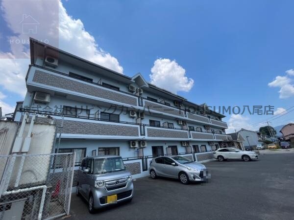 物件外観写真1　(外観もきれいです)