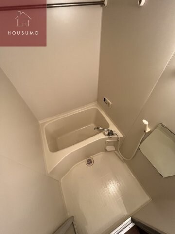 物件内観写真7　(日々の疲れを癒すお風呂付です)