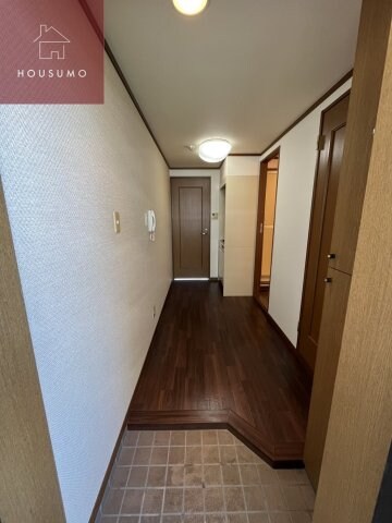 物件内観写真10　(収納もある玄関です)