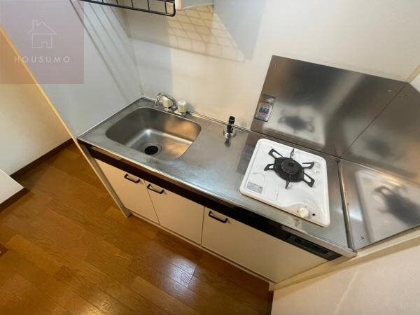 物件内観写真6　(コンパクトなキッチンで掃除もラクラク)