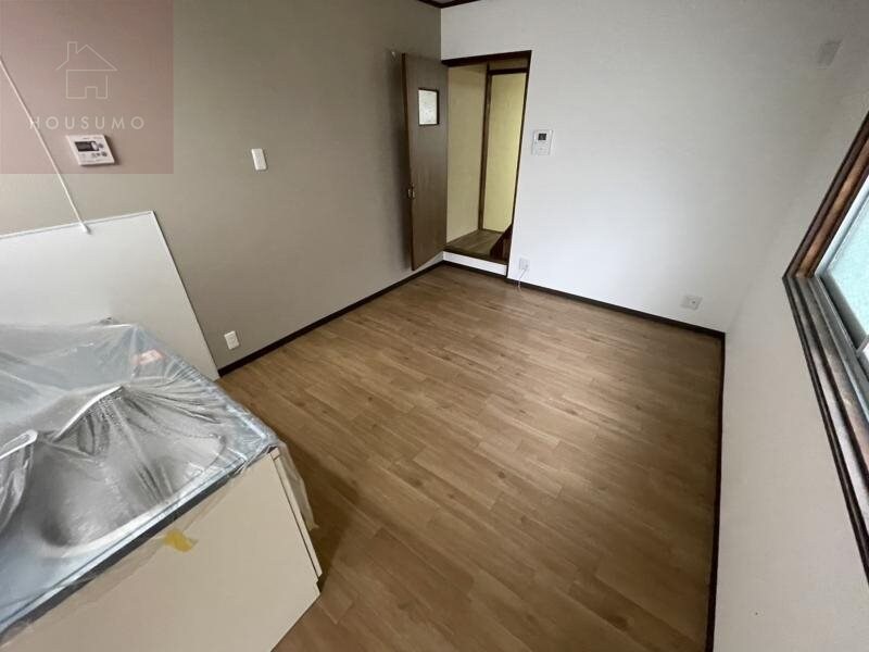 物件内観写真5　(ゆったりとしたリビングです)