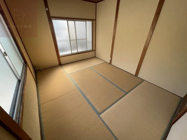 和室(来客時にも便利な和室付き)
