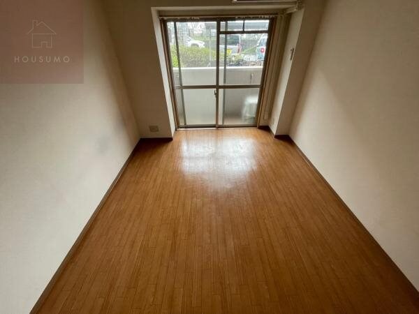 物件内観写真4　(使いやすいリビングです)