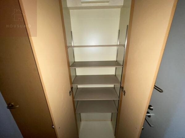物件内観写真28　(たっぷりとした収納スペースです)