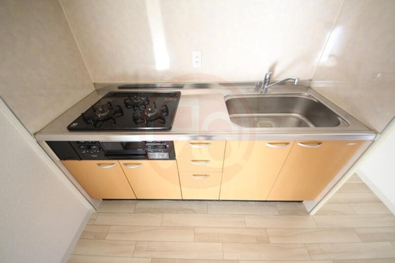 物件内観写真7　(コンパクトなキッチンで掃除もラクラク)