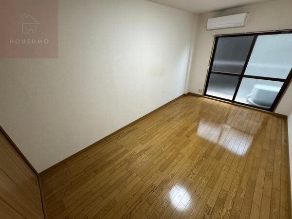 物件内観写真4　(ゆったり過ごせる居間です)