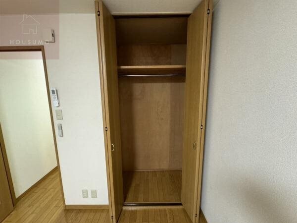 物件内観写真20　(たっぷりとした収納スペースです)