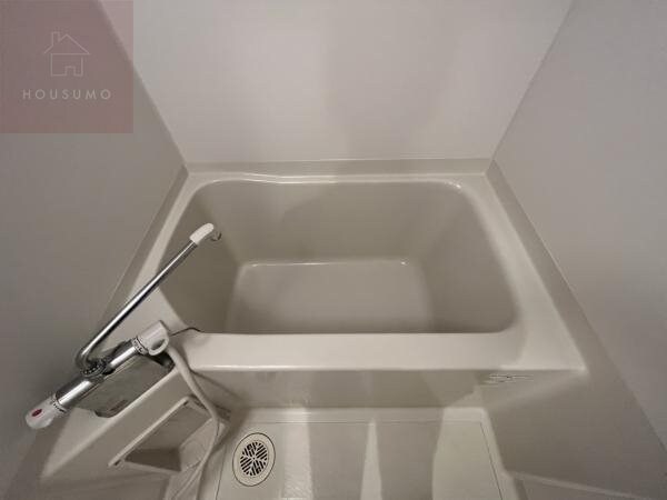 物件内観写真18　(コンパクトで使いやすいお風呂です)