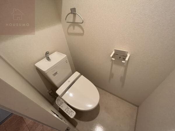 物件内観写真29　(ゆったりとした空間のトイレです)