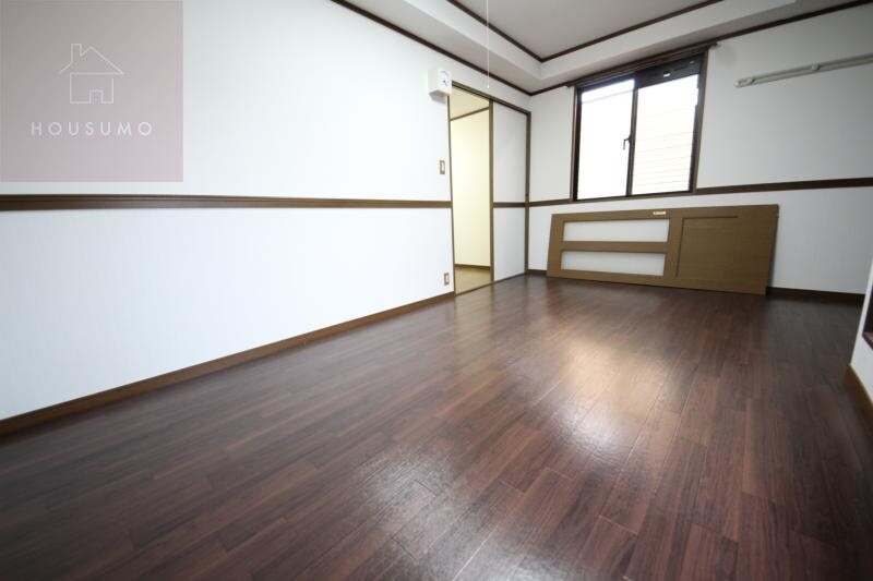 物件内観写真8　(きれいな洋室です)