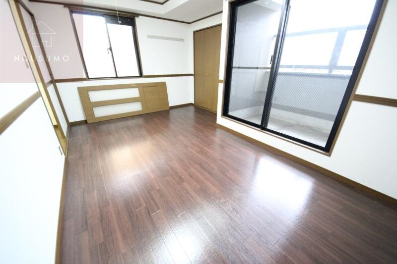 物件内観写真27　(落ち着いた色調の洋室です)