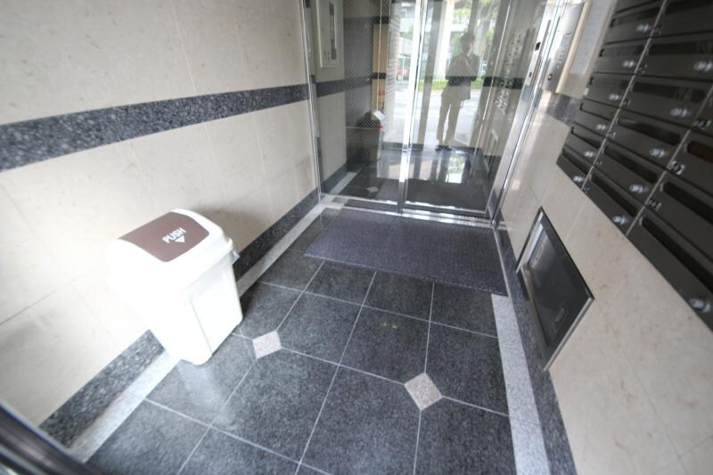 物件外観写真4　(建物の内部です)