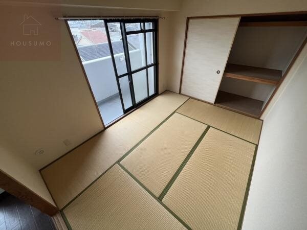 寝室(ゆとりの広さです)