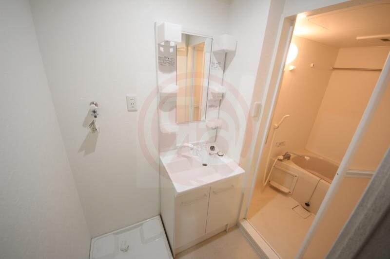 物件内観写真19　(独立洗面台あり、毎朝おしゃれに忙しい女性の方におすすめです)