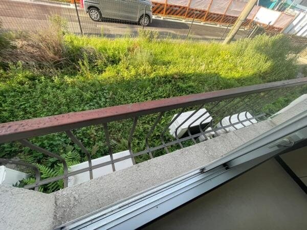 バルコニー(外からの目が気にならないバルコニーで洗濯物が干せます)