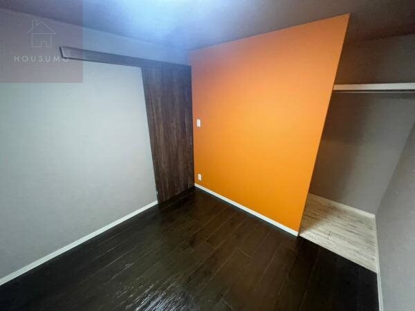 寝室(使い勝手のいい寝室です)