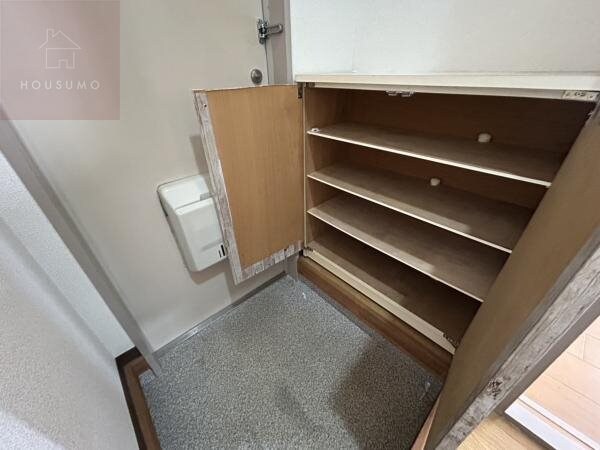 物件内観写真28　(収納のためのスペースです)
