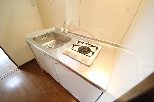 キッチン(コンパクトなキッチンで掃除もラクラク)